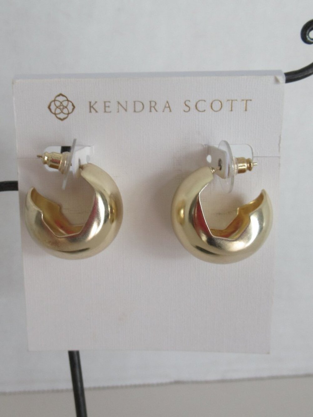 Kendra Scott Kaitlin Hoop Earrings Gold Metal NWT- Retails for $85 w/ Pouch